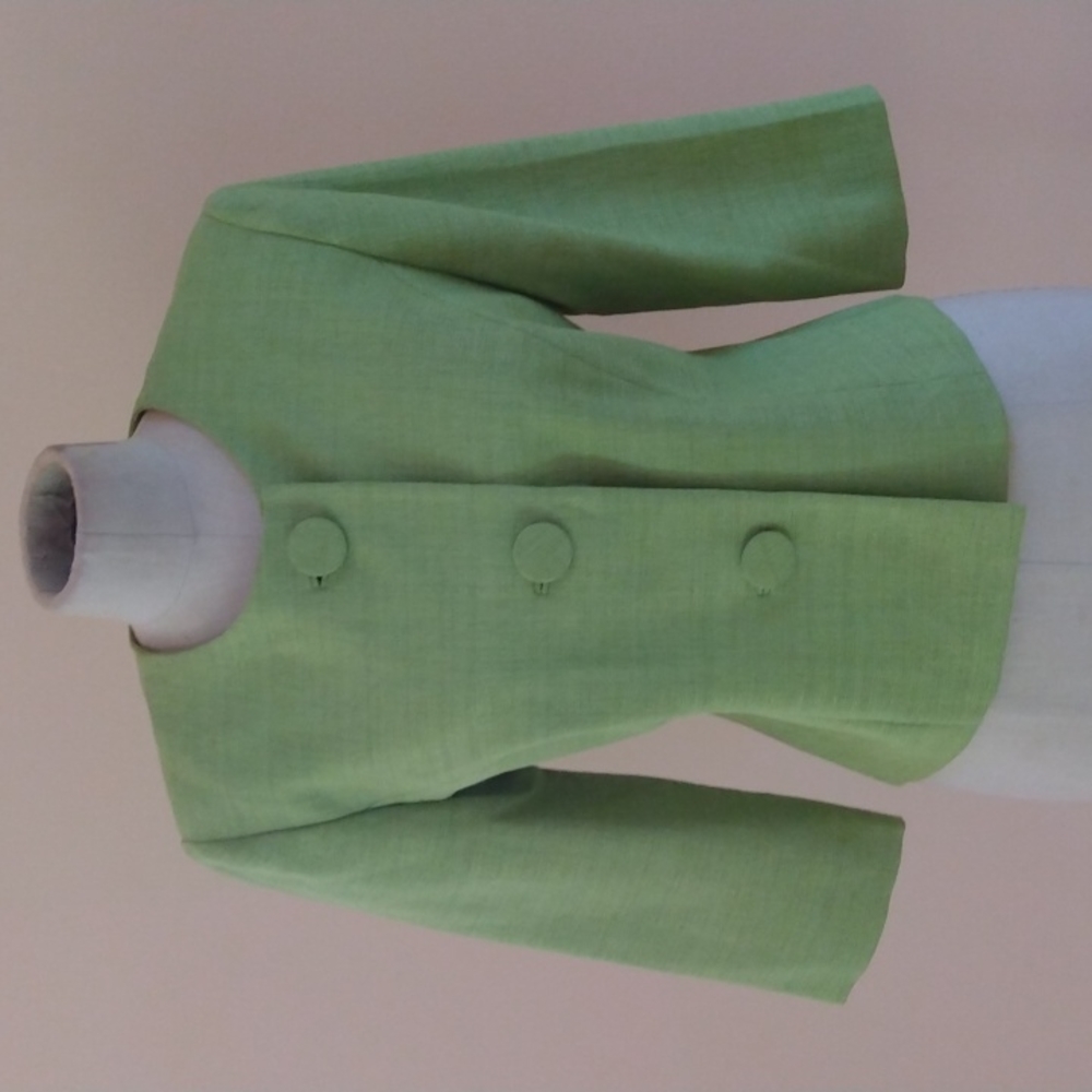 Leslie Fay Two Piece Size 6P Suit.